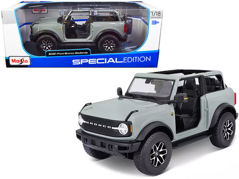 2021 Ford Bronco Badlands Light Gray "Special Edition" 1/18 Diecast Model by Maisto