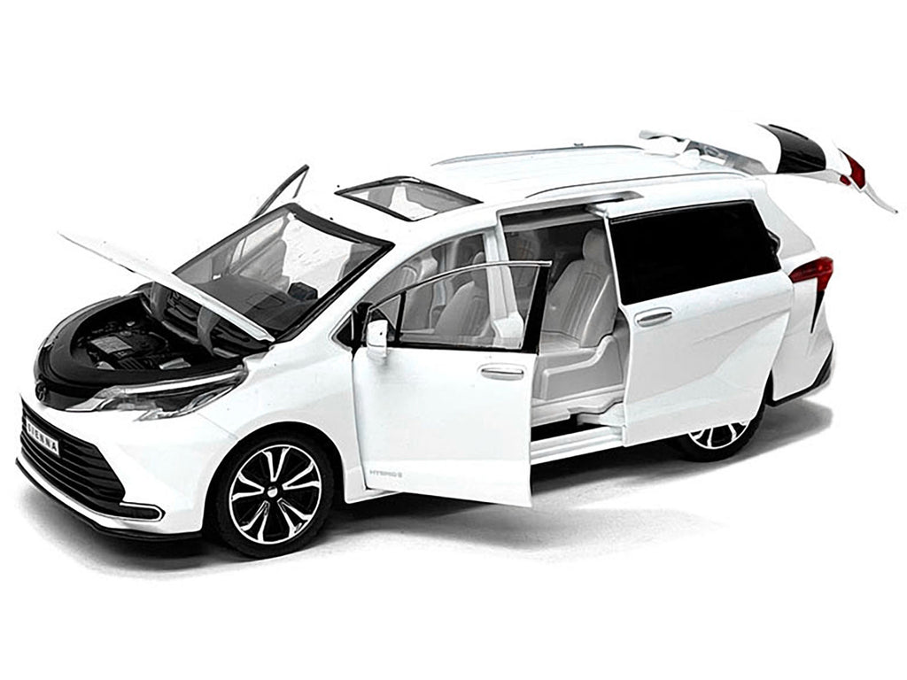 Toyota Sienna Minivan White 1/24 Diecast Model by Motormax Main