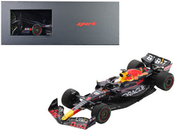 Red Bull Racing RB18 #1 Max Verstappen "Oracle" Winner Formula One F1 Japanese GP (2022) with Acrylic Display Case 1/18 Model Car by Spark