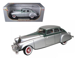 1933 Pierce Arrow Silver 1/18 Diecast Model Car by Signature Models