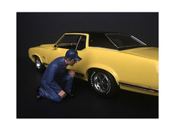 "Mechanic" Juan with Lug Wrench Figure for 1/24 Diecast Models by American Diorama