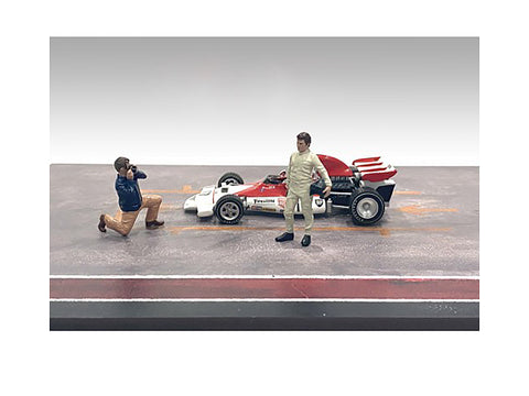 "Race Day" #1 (2 Piece Figure Set) for 1/43 Scale Models by American Diorama