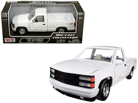 1992 Chevrolet 1500 SS 454 Pickup Truck White 1/24 Diecast Model by Motormax