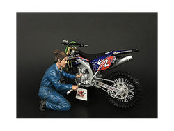 "Mechanic - Chole" Figure for 1/12 Scale Motorcycle Models by American Diorama