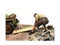 "4X4 Mechanic" Accessory Figure #2 with Board Accessory for 1/18 Scale Models by American Diorama