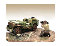 "4X4 Mechanic" Figure #7 with camera for 1/18 Scale Models by American Diorama