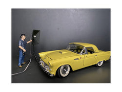 "Weekend Car Show" Accessory Figure #5 for 1/24 Scale Models by American Diorama