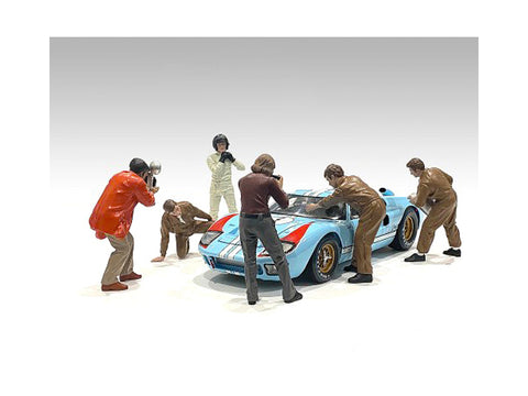 "Race Day Series 1" (6 Piece Figure Set) for 1/24 Scale Models by American Diorama